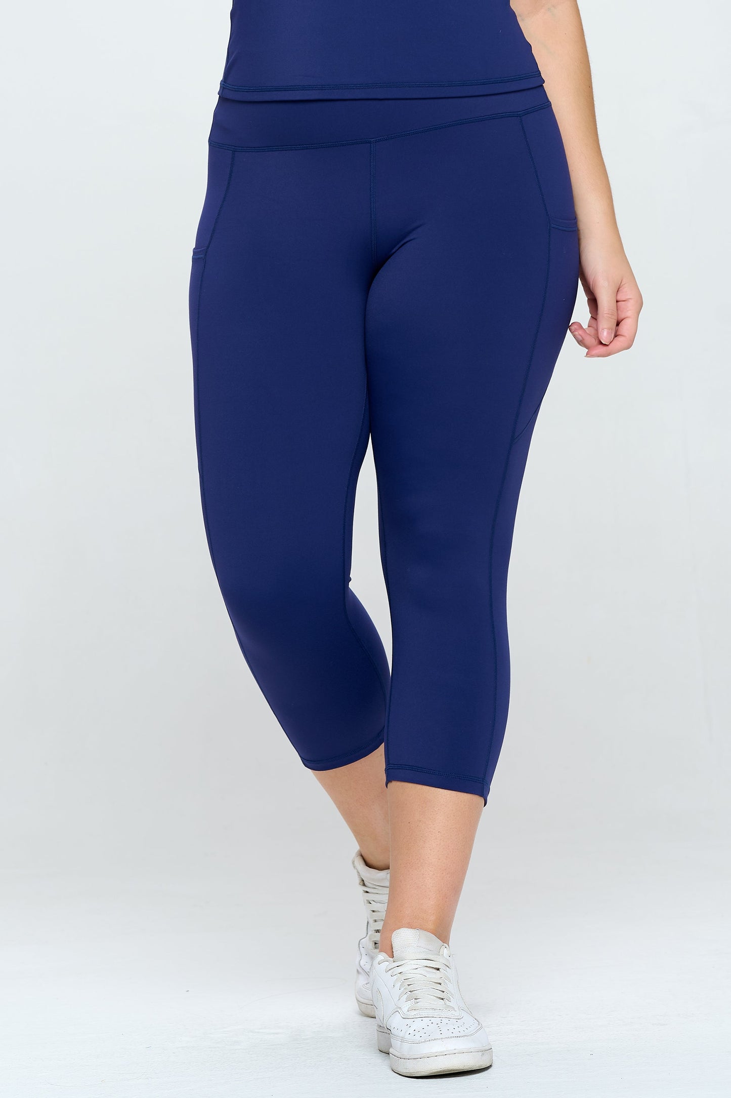Women's Buttery Soft Activewear Capri Leggings with Pockets