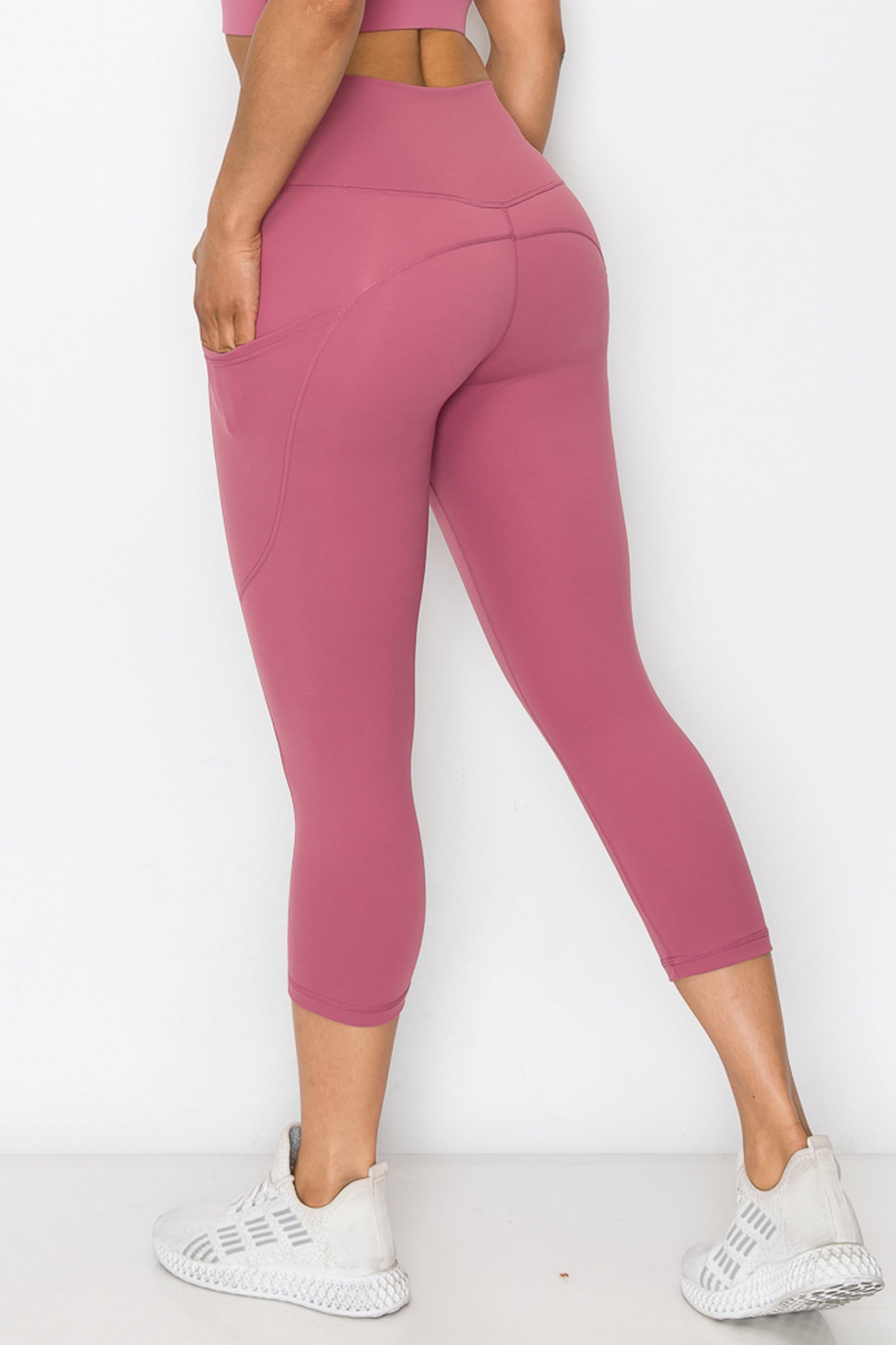 Women's Buttery Soft Activewear Capri Leggings with Pockets