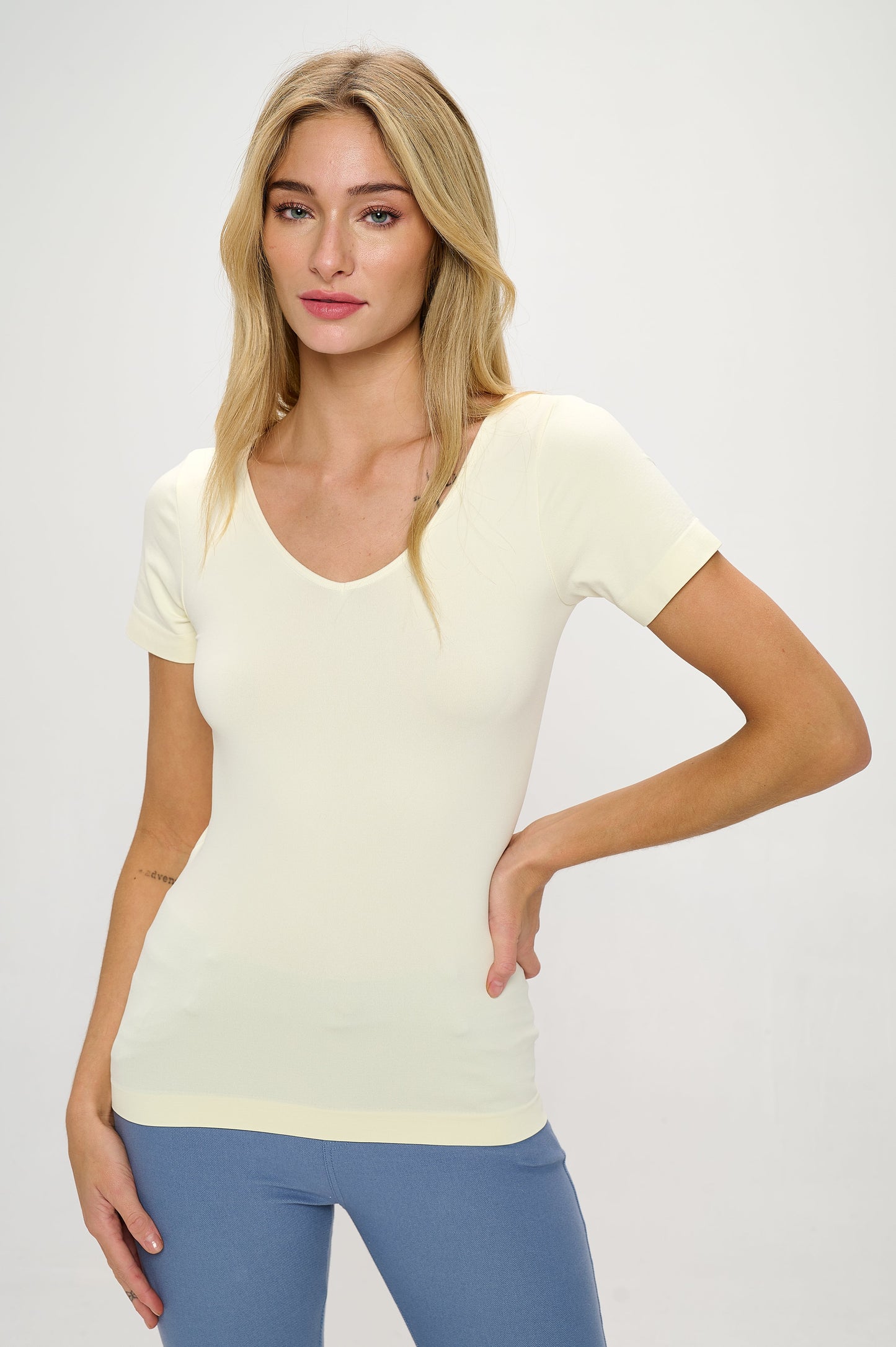 Women's Seamless Reversible V-Neck Short Sleeve Top